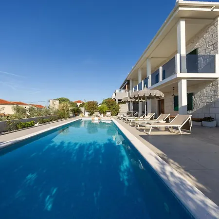Antico 1934 Villa *